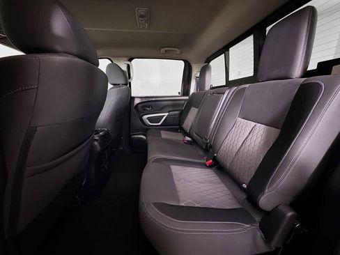 Used 2024 Nissan Titan SV w/ SV Convenience Package AWD/4WD image 14