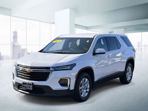 Used 2023 Chevrolet Traverse LS w/ Safety Package AWD/4WD image 1