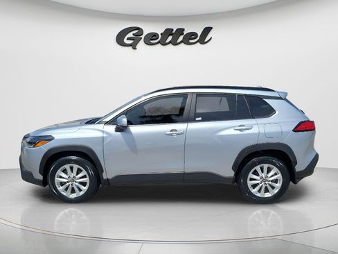 Certified 2024 Toyota Corolla Cross LE FWD image 8