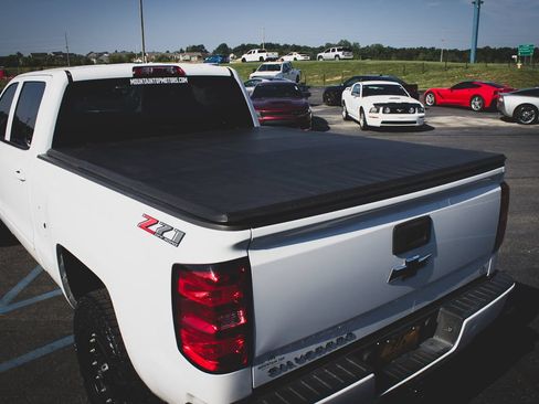 Used 2018 Chevrolet Silverado 1500 LT w/ All Star Edition AWD/4WD image 11