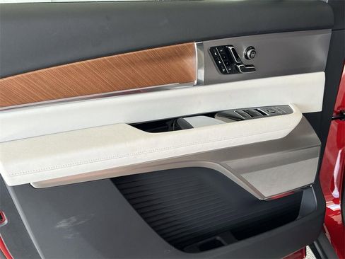 New 2026 Cadillac Vistiq Sport image 10