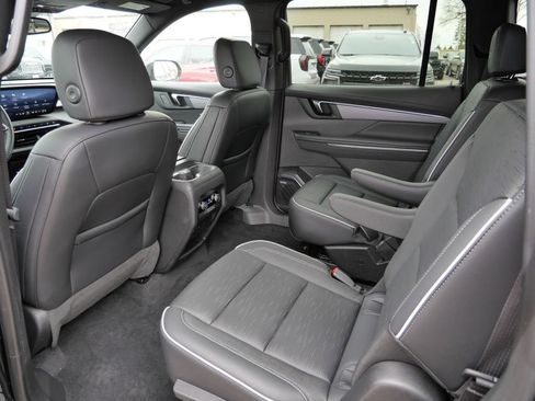 Used 2025 Buick Enclave Sport Touring AWD/4WD image 33