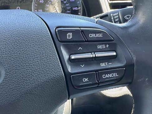 Used 2019 Hyundai Elantra Value Edition w/ Winter Weather Package image 28