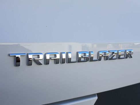 New 2026 Chevrolet TrailBlazer LT w/ Driver Confidence Package FWD image 33