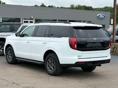 Used 2025 Ford Expedition Active AWD/4WD image 39