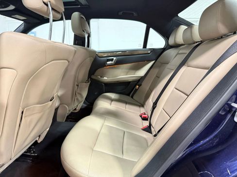 Used 2010 Mercedes-Benz E 350 4MATIC Sedan image 37