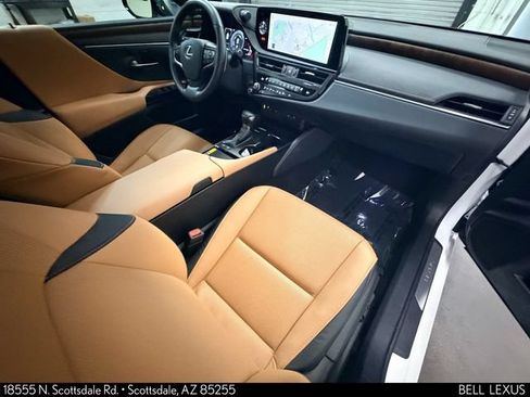 Used 2025 Lexus ES 300h w/ Premium Package FWD image 11