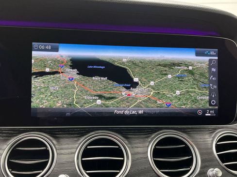 Used 2020 Mercedes-Benz E 350 4MATIC Sedan image 5