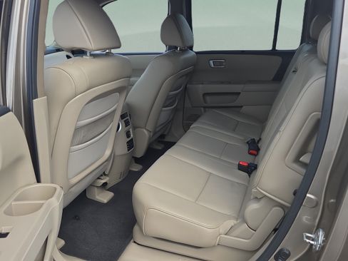 Used 2010 Honda Pilot Touring image 11