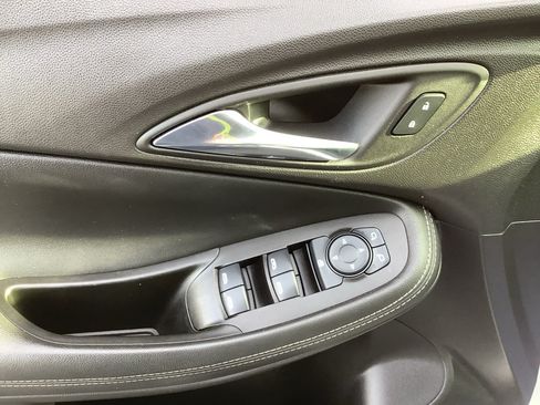 Used 2023 Buick Encore GX Preferred w/ Cold Weather Comfort Package AWD/4WD image 12