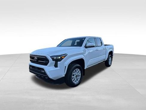 Used 2024 Toyota Tacoma SR5 AWD/4WD image 2