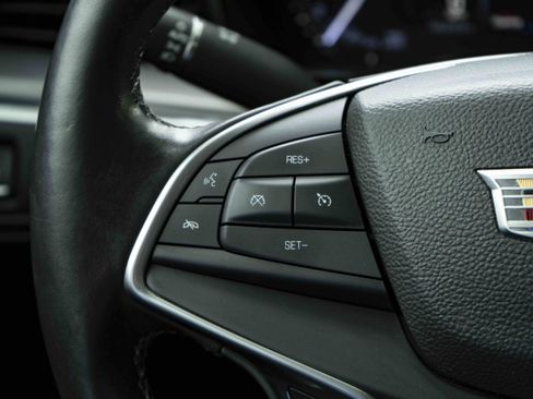 Used 2017 Cadillac XT5 Luxury image 20