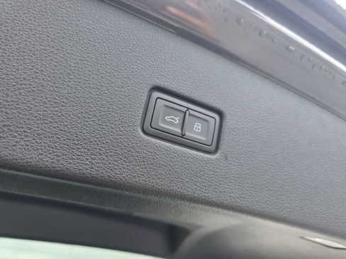 Used 2020 Audi Q8 Premium w/ Black Optic Package image 18