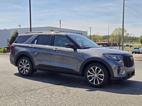 New 2026 Ford Explorer ST-Line image 6