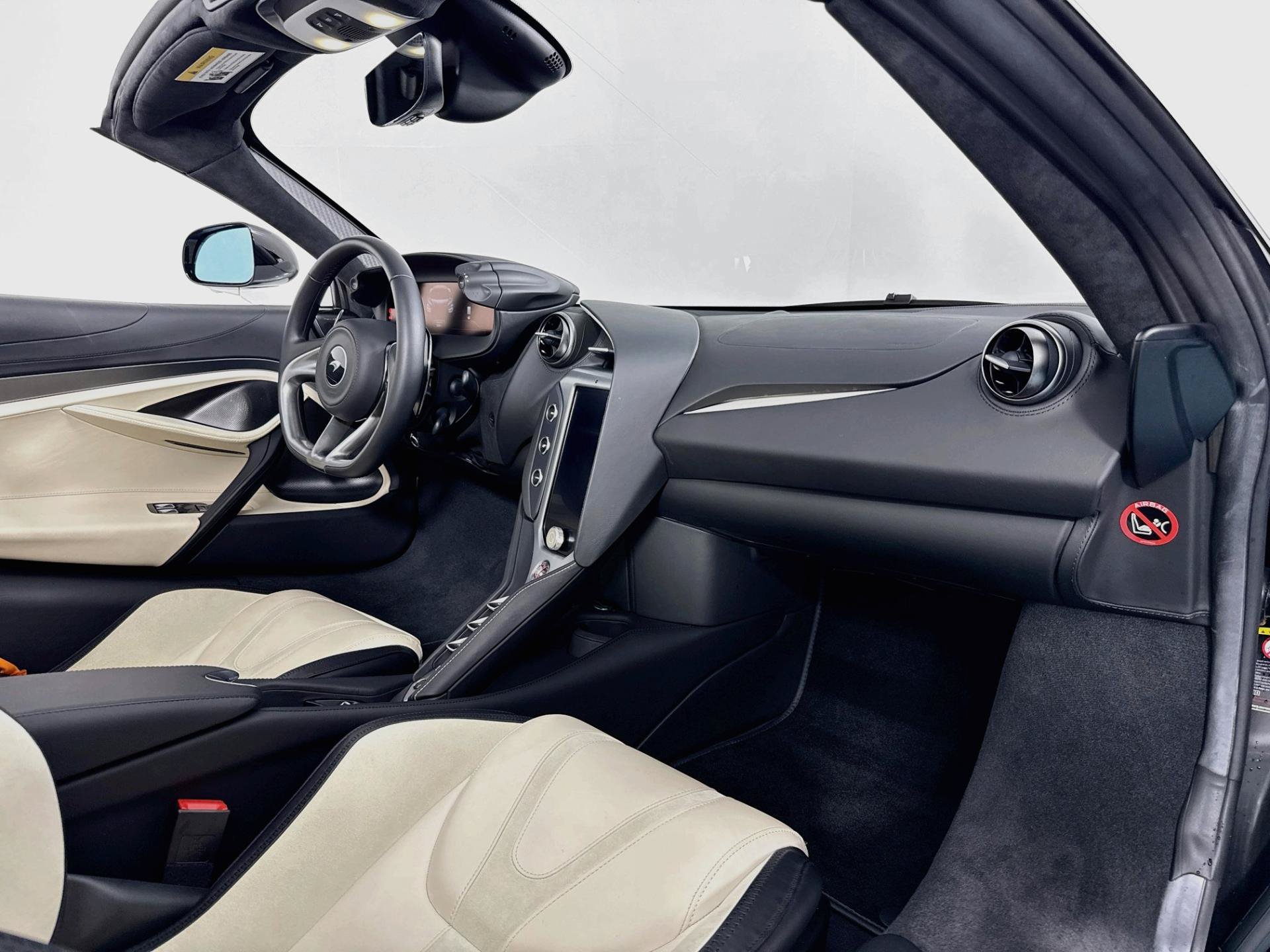 Used 2024 McLaren 750S Spider RWD image 28