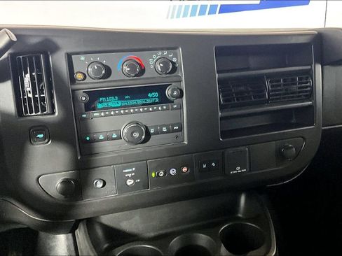 Used 2025 Chevrolet Express 3500 LT w/ LT Preferred Equipment Group RWD image 5