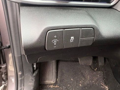 Used 2024 Hyundai Elantra SEL w/ Convenience Package FWD image 11