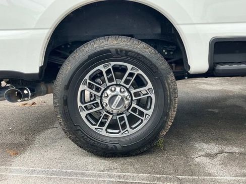 Used 2024 Ford F250 Limited w/ FX4 Off-Road Package AWD/4WD image 16