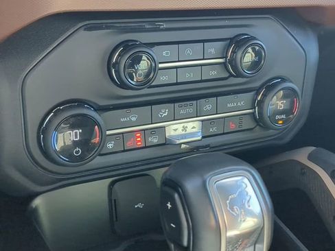 Used 2024 Ford Bronco Outer Banks image 11