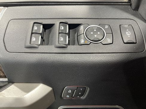Used 2019 Ford F450 Lariat w/ Lariat Ultimate Package AWD/4WD image 30