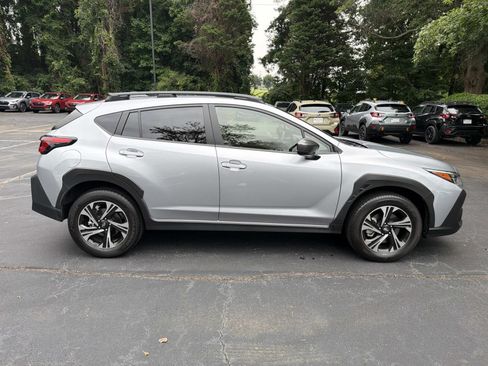Used 2024 Subaru Crosstrek 2.0i Premium AWD/4WD image 9