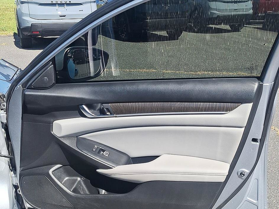 Used 2018 Honda Accord EX-L image 28