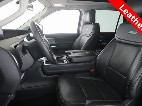 Used 2025 Ford Expedition Max Platinum image 17