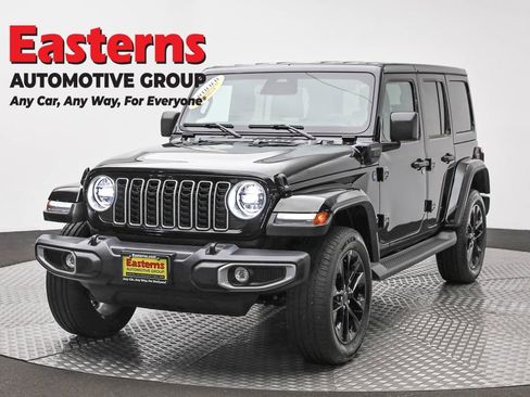 Used 2025 Jeep Wrangler Unlimited Sahara AWD/4WD image 1