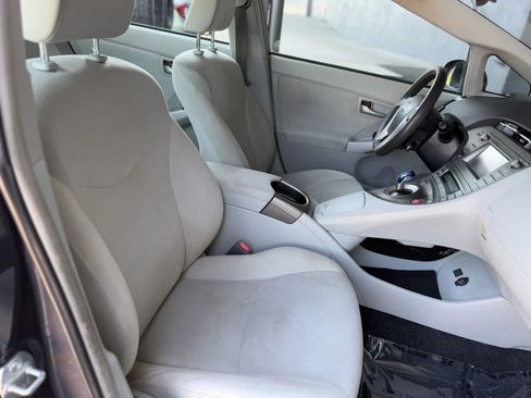 Used 2014 Toyota Prius Two image 17