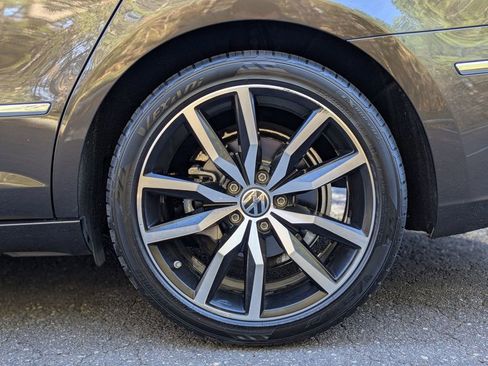 Used 2015 Volkswagen CC Executive image 6