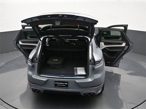 New 2025 Porsche Cayenne S image 33
