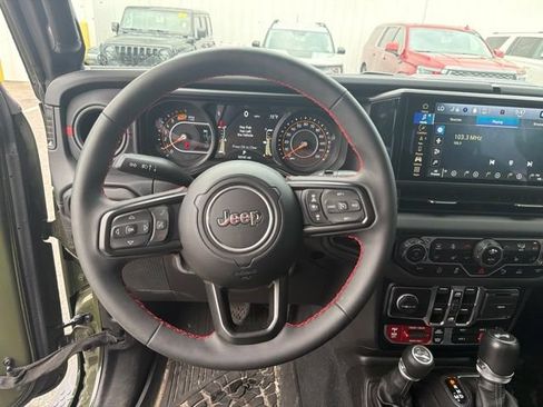 Used 2024 Jeep Wrangler Unlimited Rubicon AWD/4WD image 17