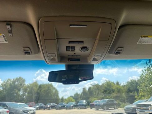 Used 2016 Chevrolet Suburban LT w/ Luxury Package RWD image 16