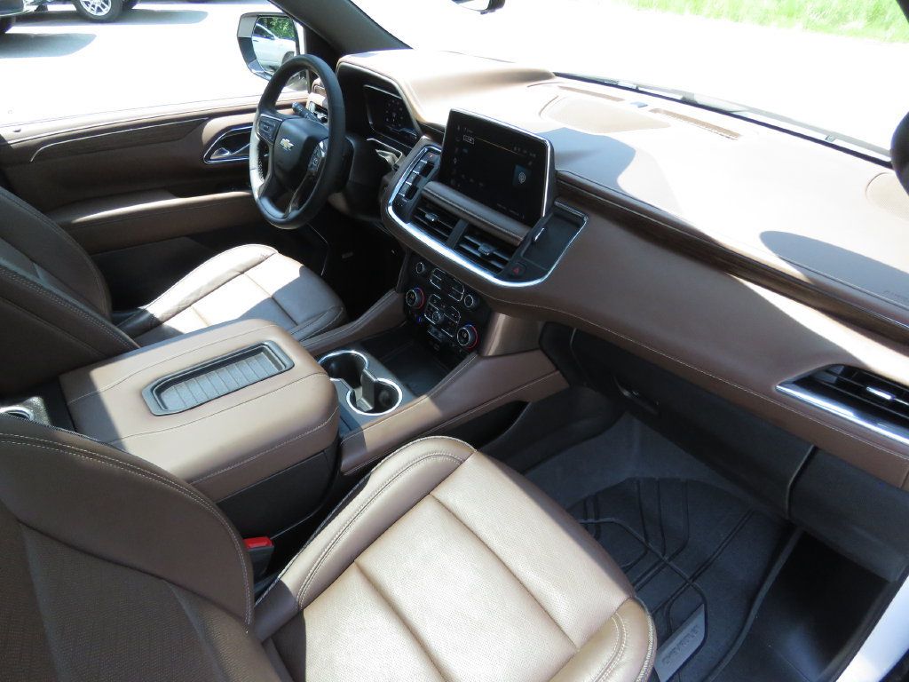 Used 2023 Chevrolet Suburban High Country w/ Premium Package 2 AWD/4WD image 14