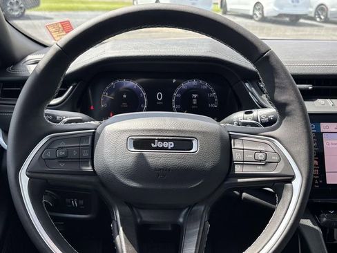 New 2026 Jeep Grand Cherokee L 4WD image 12
