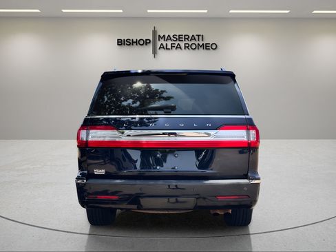Used 2021 Lincoln Navigator Reserve w/ Luxury Package AWD/4WD image 4