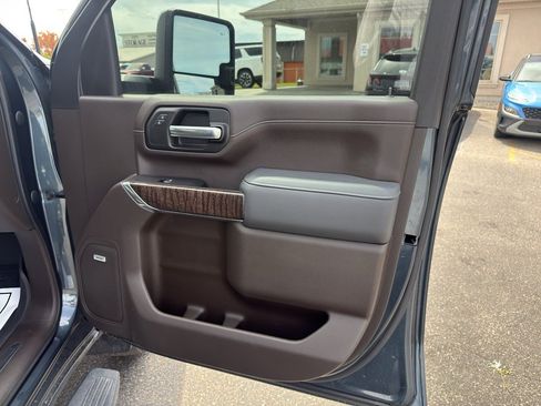 Used 2020 GMC Sierra 2500 Denali w/ Denali Ultimate Package AWD/4WD image 18