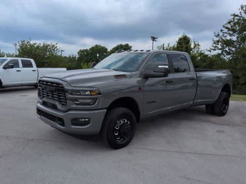 New 2026 RAM 3500 Big Horn AWD/4WD image 4