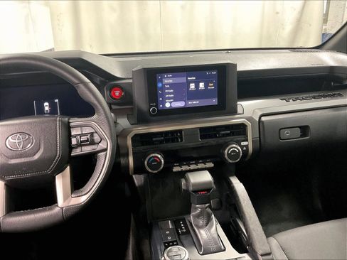 Certified 2025 Toyota Tacoma TRD Off-Road image 18