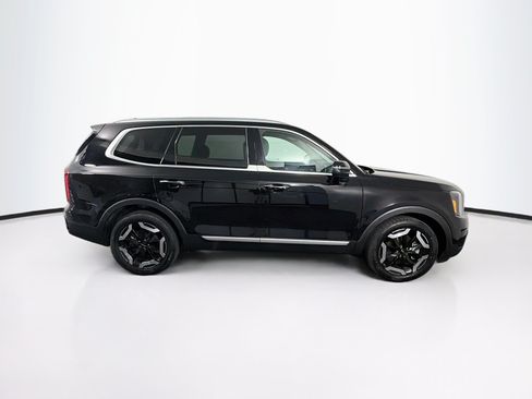 Used 2025 Kia Telluride S FWD image 10