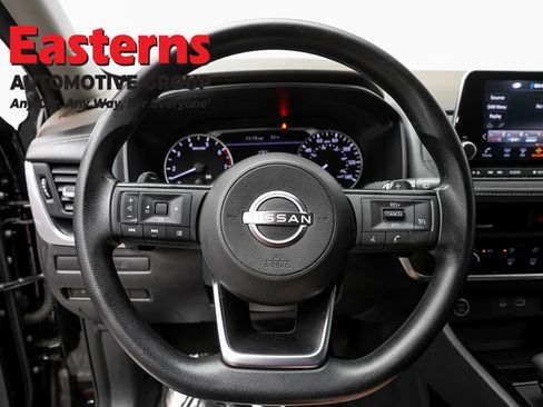 Used 2023 Nissan Rogue S AWD/4WD image 10