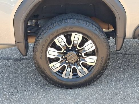 Used 2024 GMC Sierra 2500 Denali AWD/4WD image 27