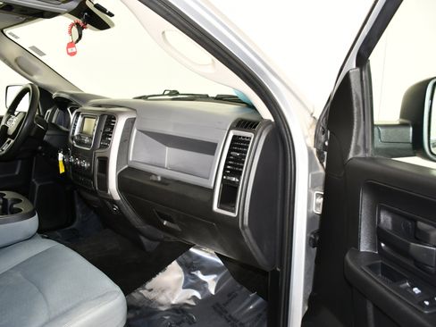 Used 2017 RAM 1500 Express w/ Express Value Package image 42