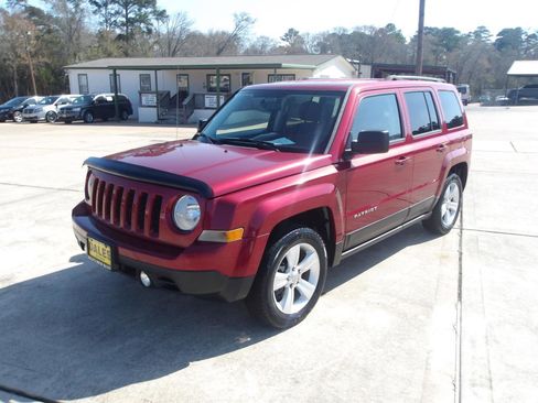 Used 2014 Jeep Patriot Latitude image 2