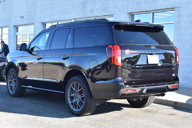 Used 2025 Ford Expedition Platinum w/ Stealth Performance Package AWD/4WD image 12