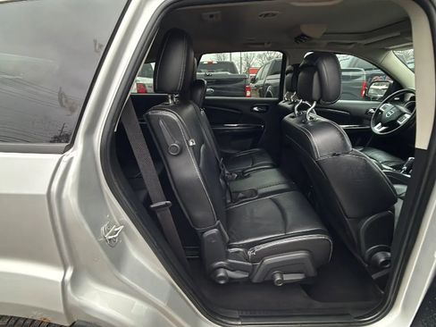 Used 2011 Dodge Journey Lux w/ Flexible Seating Group image 16
