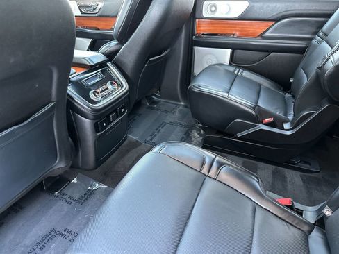Certified 2019 Lincoln Navigator L Reserve image 12