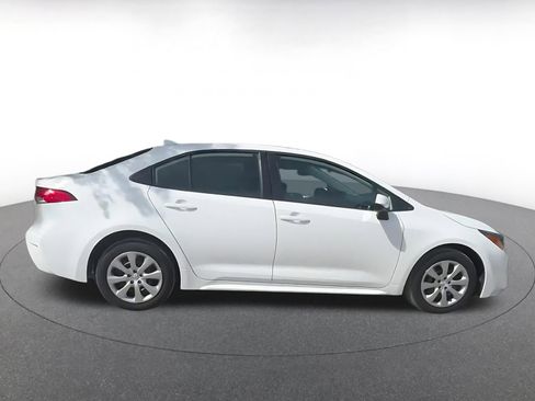 Used 2025 Toyota Corolla LE FWD image 16