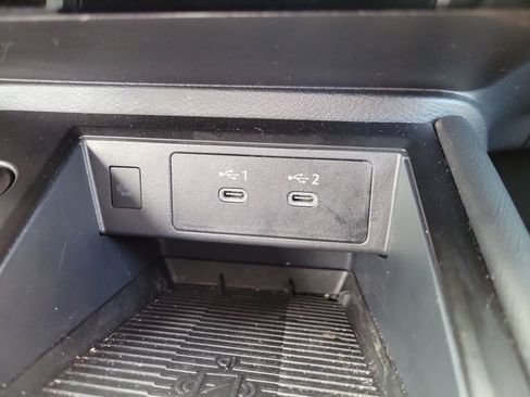 Used 2025 Nissan Kicks SR FWD image 30
