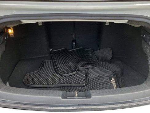 Used 2019 Volkswagen Beetle 2.0T SE FWD image 8